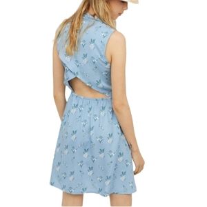 H&M Womens Back open Swing Dress Light blue and White Size 14